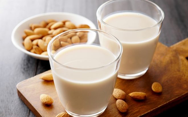 アーモンドミルクは低糖質 アーモンドミルクの成分や作り方 Menjoy